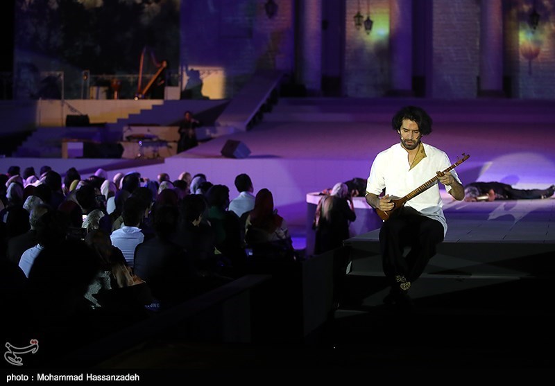 اجرای کنسرت نمایش سی