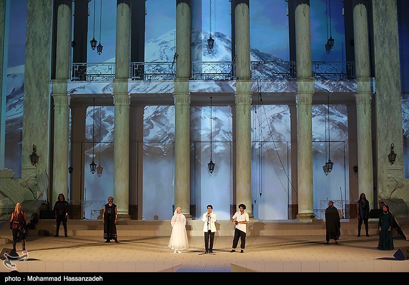 اجرای کنسرت نمایش سی