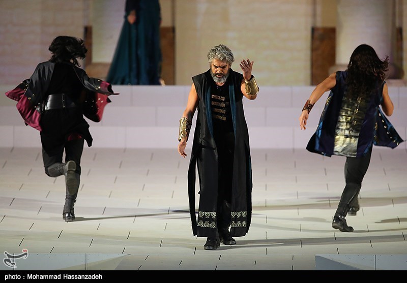 اجرای کنسرت نمایش سی