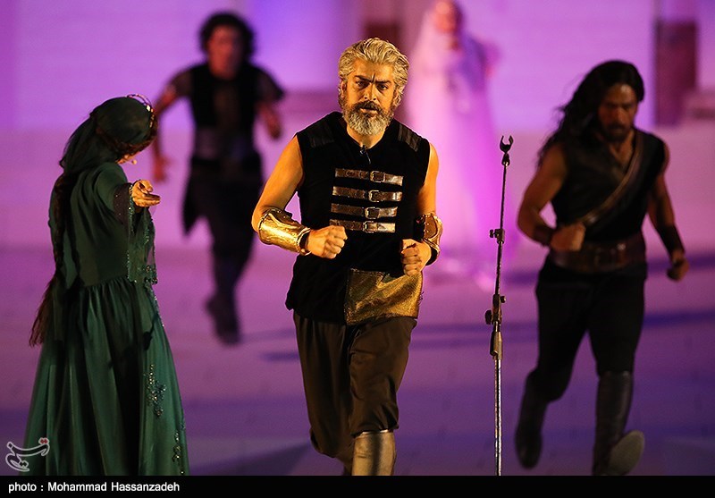 اجرای کنسرت نمایش سی