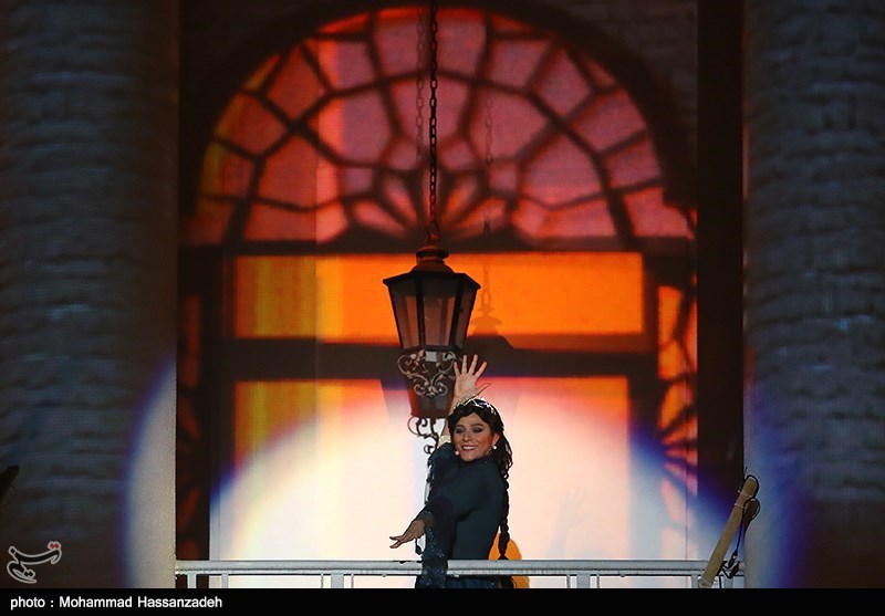 اجرای کنسرت نمایش سی