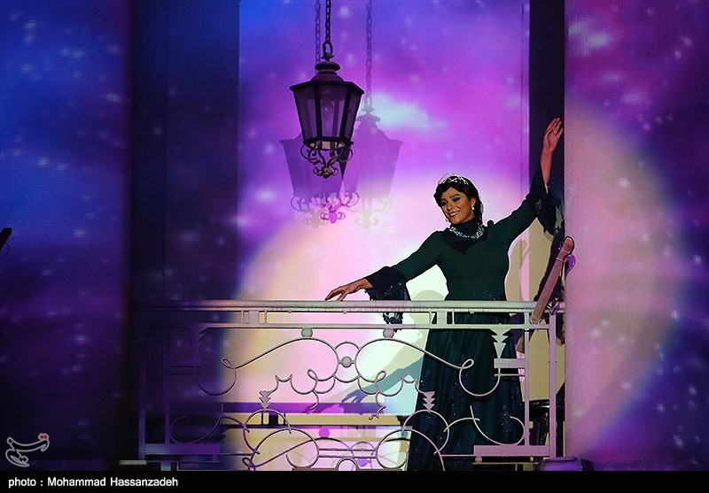 اجرای کنسرت نمایش سی