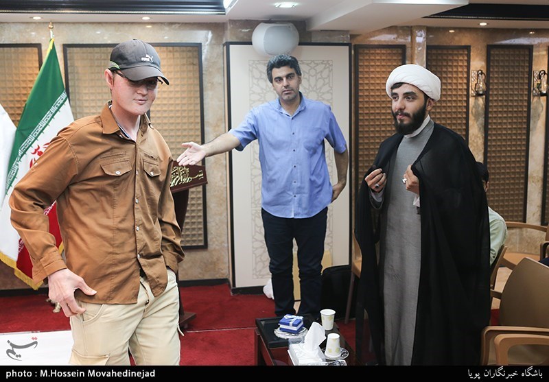 رونمایی از مستند جنگ، دوربین و من