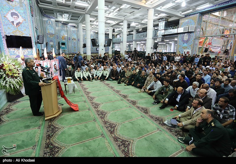 مراسم یادبود شهید مدافع حرم محسن حججی در نجف آباد اصفهان