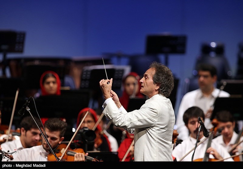 اجرای ارکستر سمفونیک تهران به رهبری شهرداد روحانی