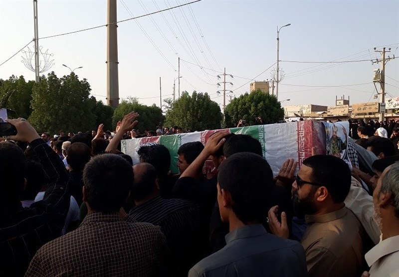 تشییع پیکر پاک شهید سجاد باوی از شهدای مدافع حرم شهرستان کارون 