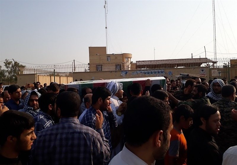 تشییع پیکر پاک شهید سجاد باوی از شهدای مدافع حرم شهرستان کارون 