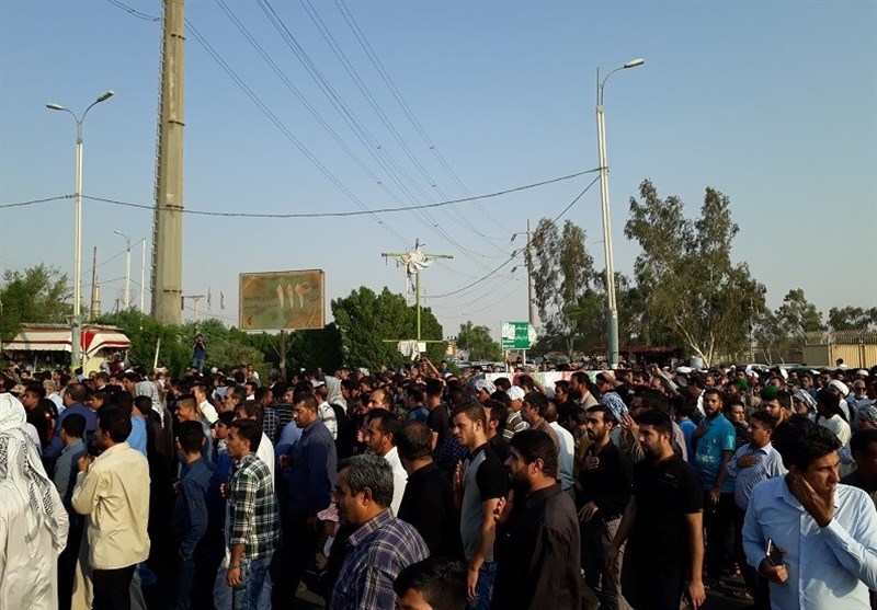 تشییع پیکر پاک شهید سجاد باوی از شهدای مدافع حرم شهرستان کارون 