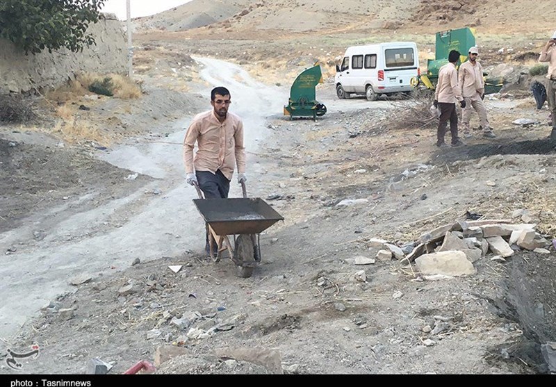 دانشجویان &amp;quot;آتش به اختیار&amp;quot; در اردوهای جهادی به دنبال محرومیت‌زدایی