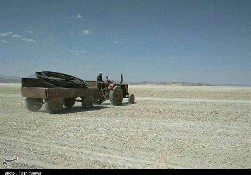 طرح‌ آبرسانی به فلامینگوهای گرفتار شده در بختگان