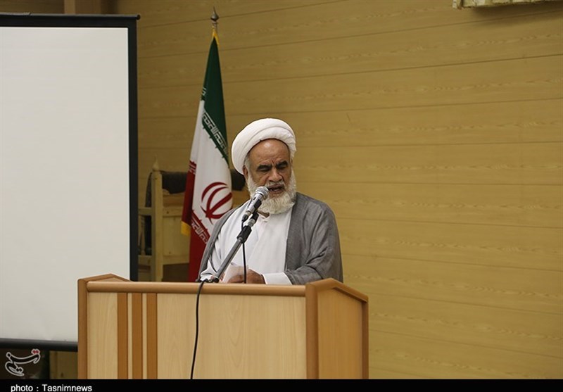 عمامه گذاری طلاب حوزه علمیه یزد در روز عید غدیر