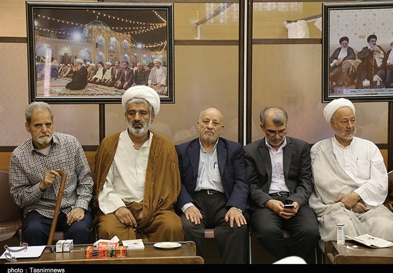 عمامه گذاری طلاب حوزه علمیه یزد در روز عید غدیر