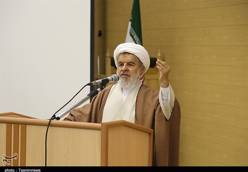 عمامه گذاری طلاب حوزه علمیه یزد در روز عید غدیر