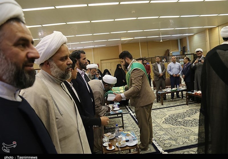 رونمایی از کتاب آیات ولایت 