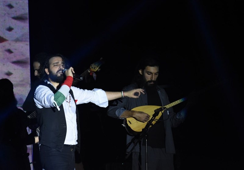 کنسرت کاوه آفاق در فضای باز برج میلاد