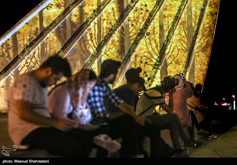 سمفونی نور «سیمرغ صلح» - برج آزادی