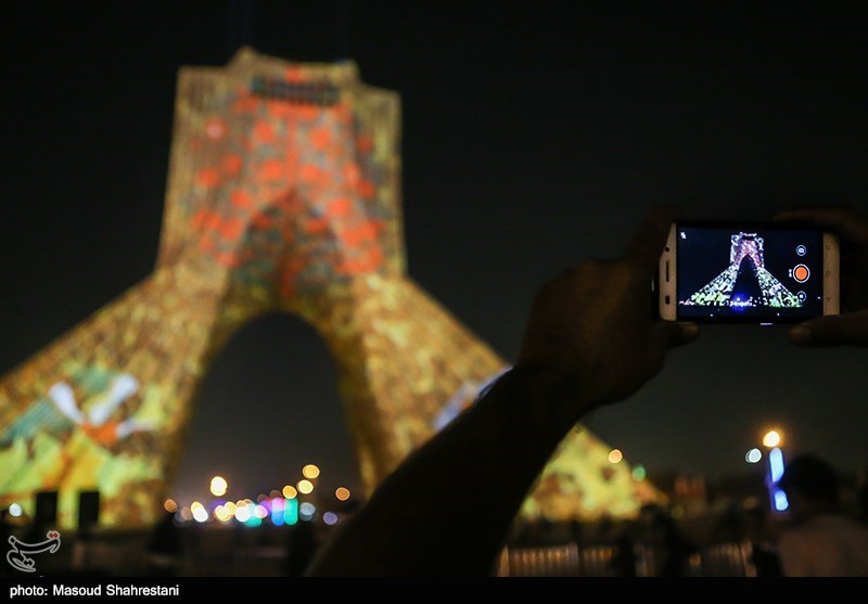 سمفونی نور «سیمرغ صلح» - برج آزادی