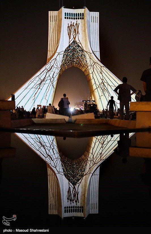 سمفونی نور «سیمرغ صلح» - برج آزادی