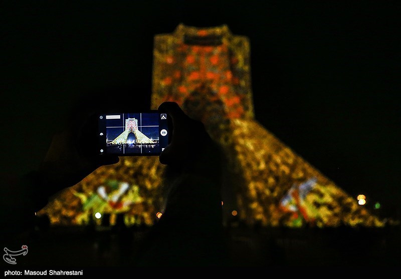 سمفونی نور «سیمرغ صلح» - برج آزادی