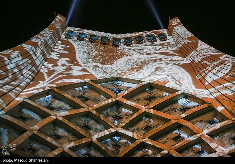 سمفونی نور «سیمرغ صلح» - برج آزادی