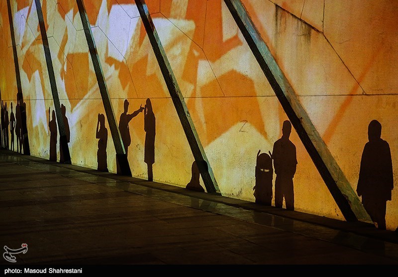 سمفونی نور «سیمرغ صلح» - برج آزادی