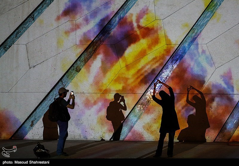 سمفونی نور «سیمرغ صلح» - برج آزادی