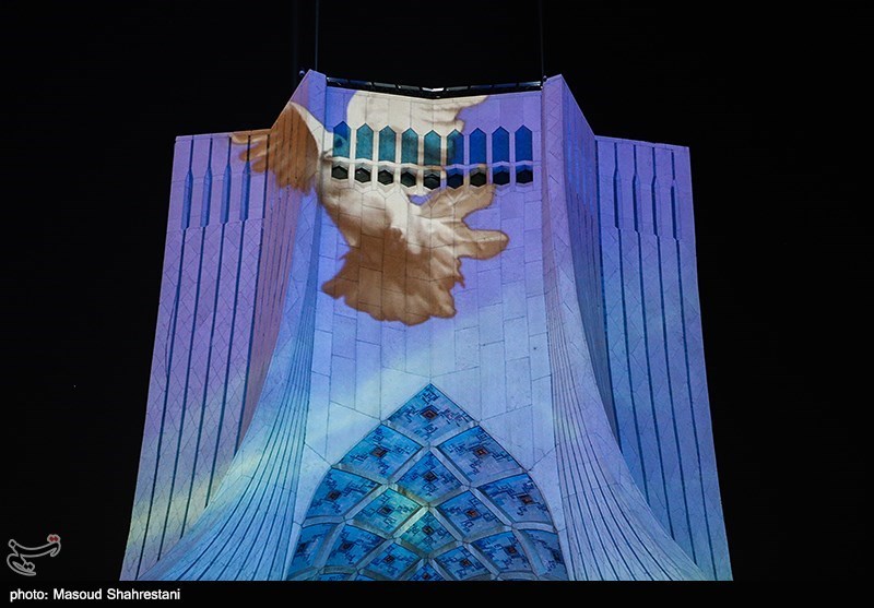 سمفونی نور «سیمرغ صلح» - برج آزادی