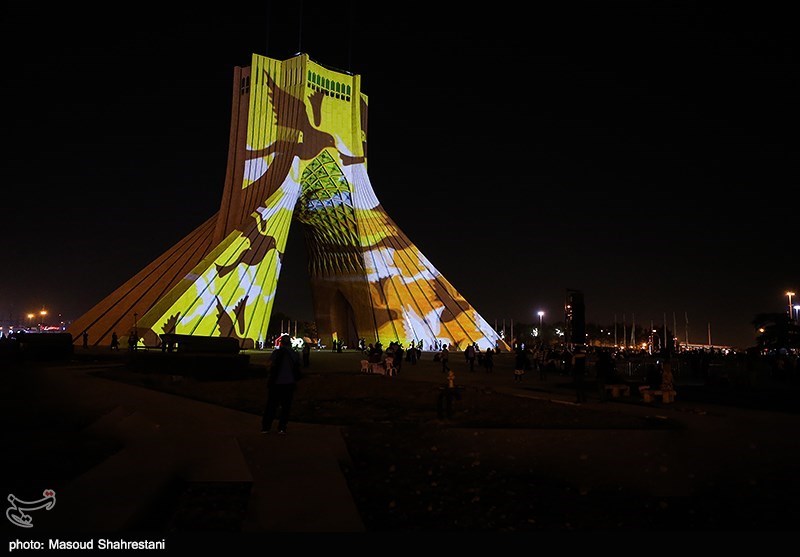 سمفونی نور «سیمرغ صلح» - برج آزادی