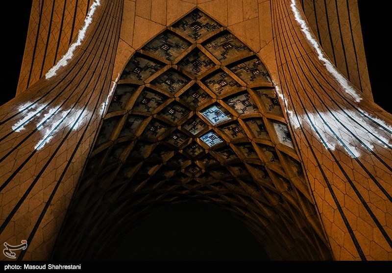 سمفونی نور «سیمرغ صلح» - برج آزادی