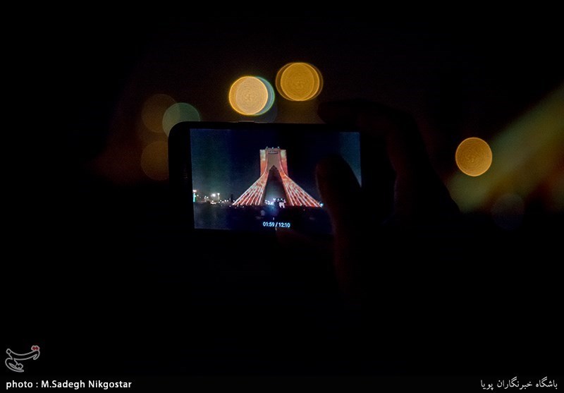 سمفونی نور سیمرغ صلح - برج آزادی