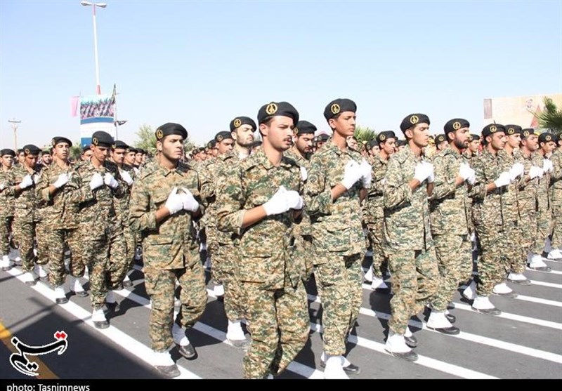 رژه نیروهای مسلح در یزد