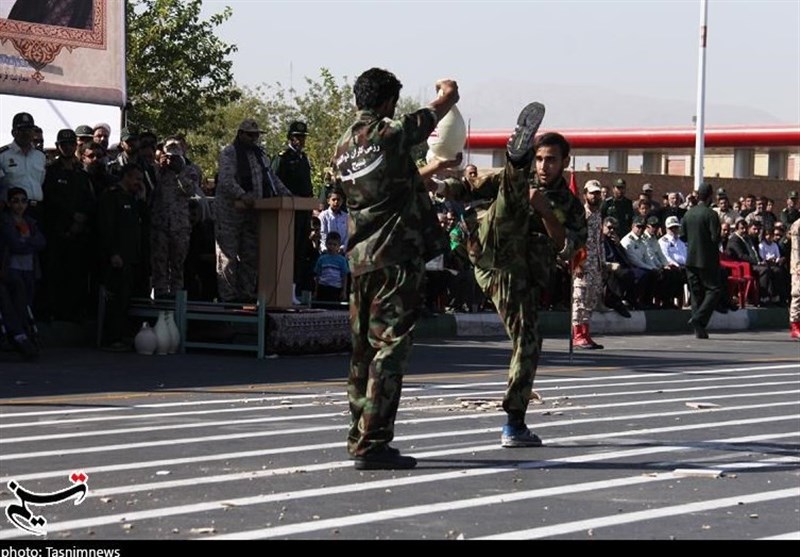 رژه نیروهای مسلح در یزد