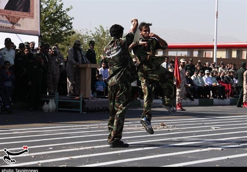 رژه نیروهای مسلح در یزد