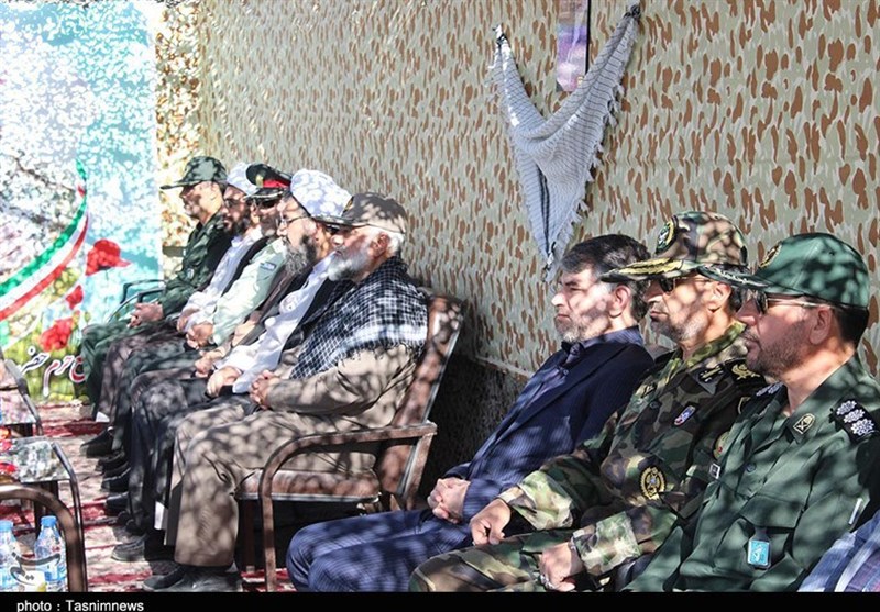 رژه نیروهای مسلح در کاشان