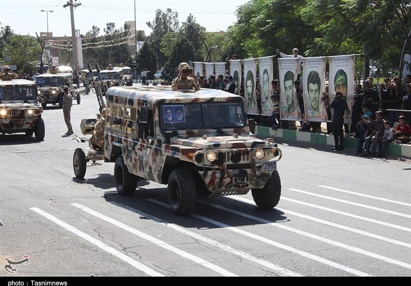 رژه نیروهای مسلح در کاشان