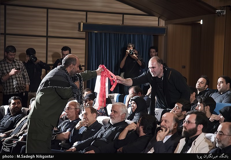 تقدیر از هنرمندان عرصه مقاومت و ایثار