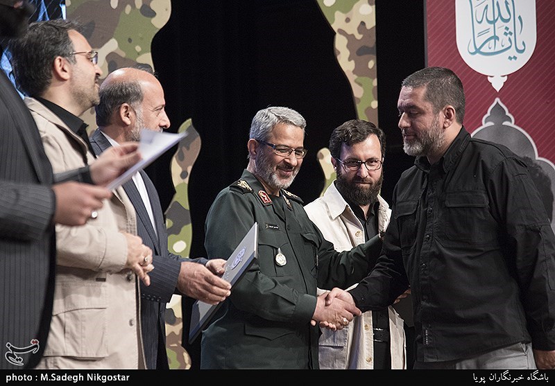 تقدیر از هنرمندان عرصه مقاومت و ایثار