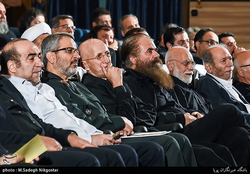 تقدیر از هنرمندان عرصه مقاومت و ایثار