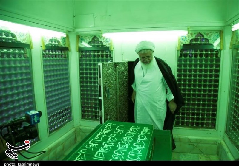 غبارروبی آستان مقدس امامزاده سیدمحمد جعفر(ع) یزد