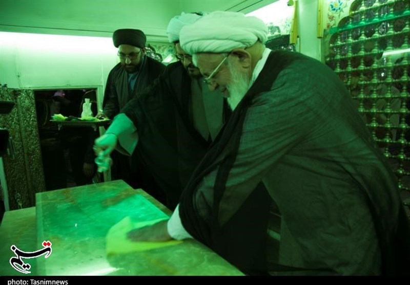 غبارروبی آستان مقدس امامزاده سیدمحمد جعفر(ع) یزد