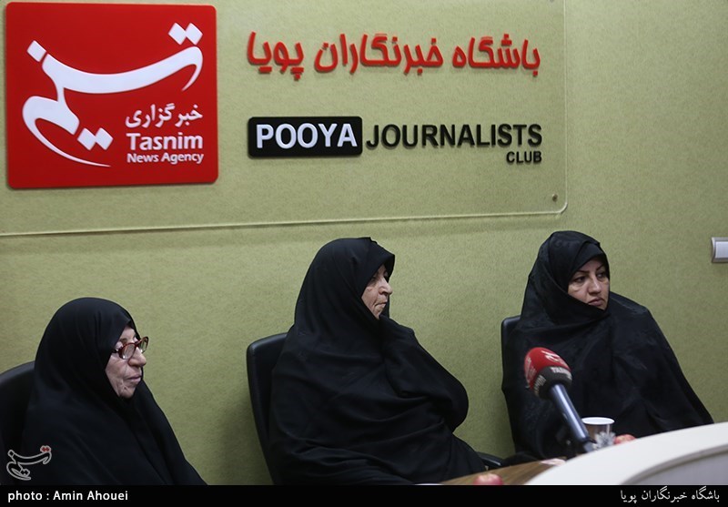 تجلیل از مادران چند شهید دوران دفاع مقدس