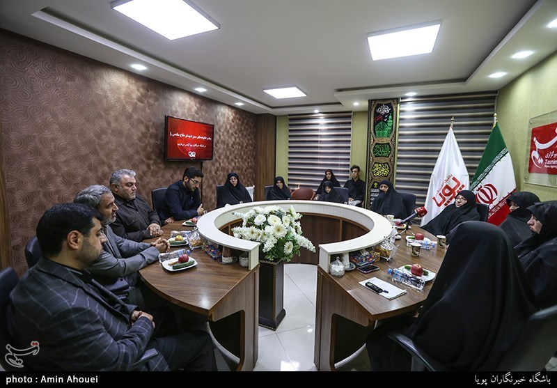 تجلیل از مادران چند شهید دوران دفاع مقدس