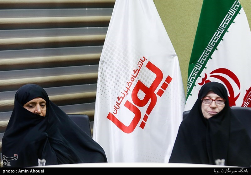 تجلیل از مادران چند شهید دوران دفاع مقدس