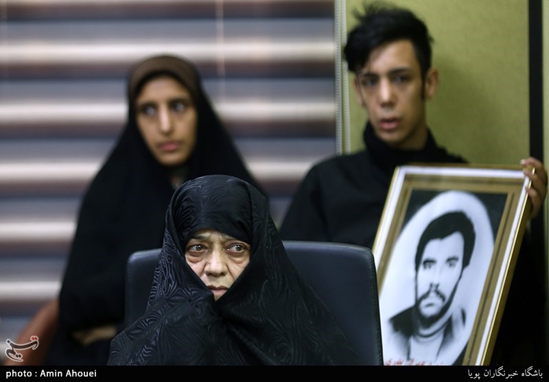 تجلیل از مادران چند شهید دوران دفاع مقدس