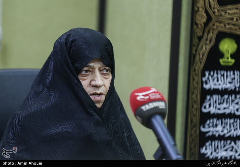 تجلیل از مادران چند شهید دوران دفاع مقدس