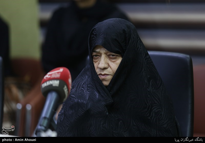 تجلیل از مادران چند شهید دوران دفاع مقدس