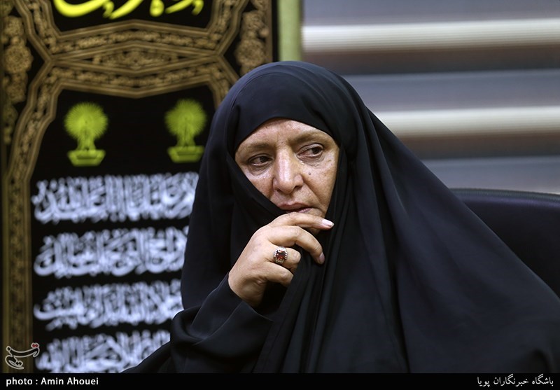 تجلیل از مادران چند شهید دوران دفاع مقدس