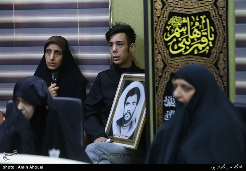 تجلیل از مادران چند شهید دوران دفاع مقدس