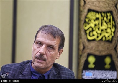 شعر عاشورایی به همت شاعران می‌بالد / هیچ برنامه فرهنگی بلند مدتی برای ادبیات در کشور نداریم + فیلم