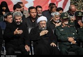 سردار محمد پاکپور فرمانده نیروی زمینی سپاه، آیت‌الله صادق لاریجانی رئیس قوه قضائیه و پدر شهید حججی در مراسم تشییع پیکر مطهر شهید محسن حججی - میدان امام حسین(ع) تهران